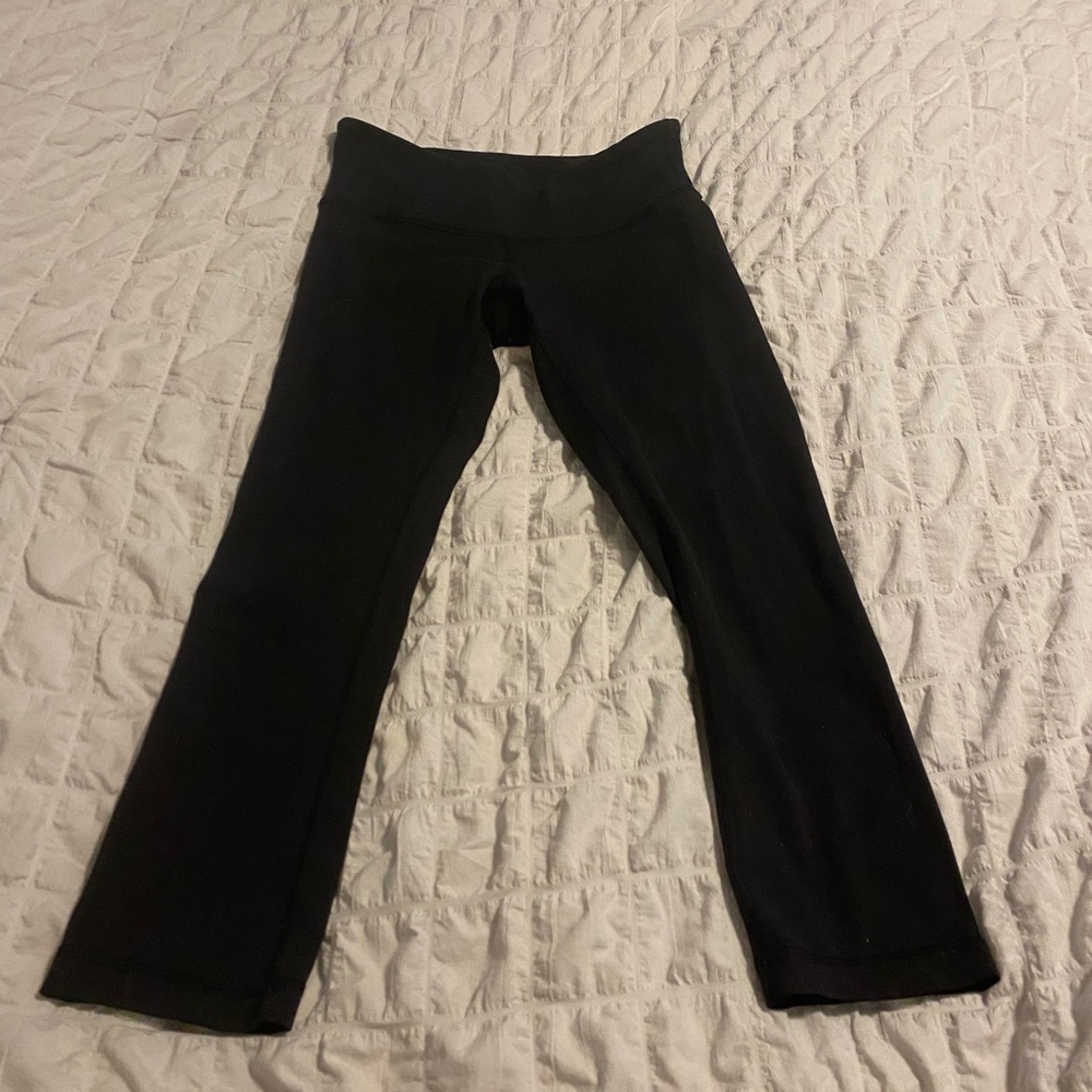 Lululemon mid rise cropped leggings